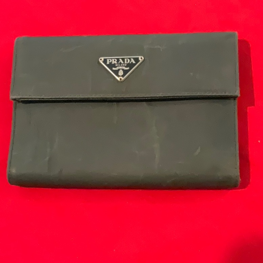 GUC Prada Tessuto Wallet With COA